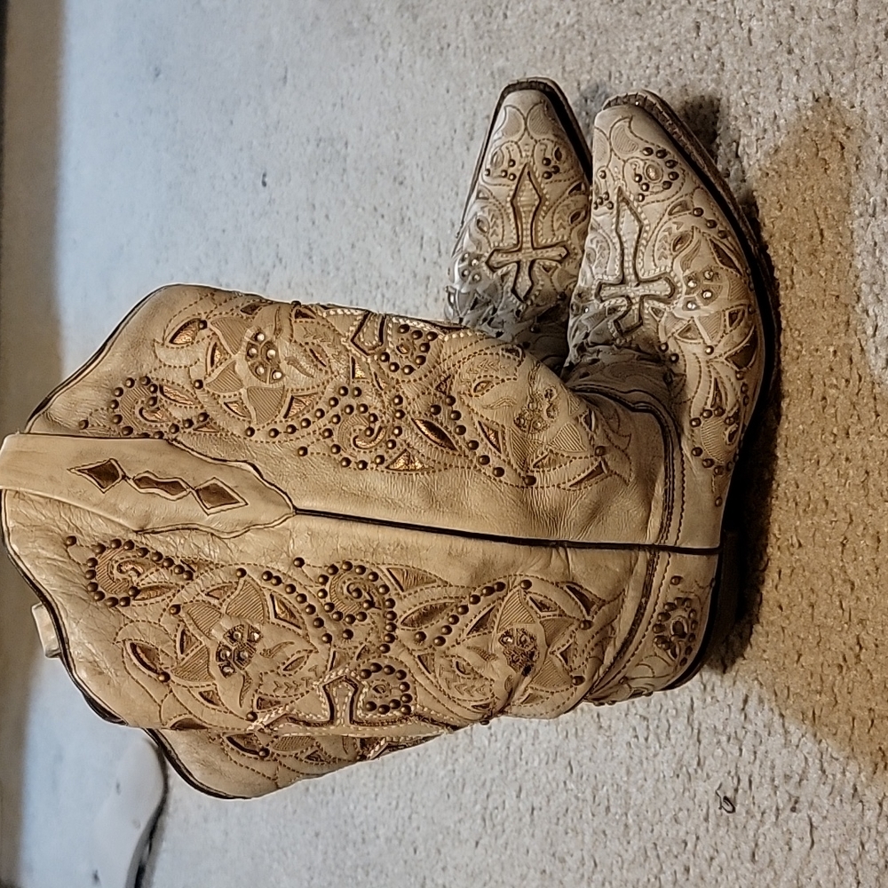 Women's corral boots